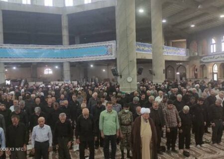 امام جمعه موقت مرودشت گفت : قرآن شرف وعزت مسلمانان می باشد/نادیده گرفتن زحمات رهبر انقلاب وخدمتگزاران صدیق،عقوبت الهی را در پی دارد