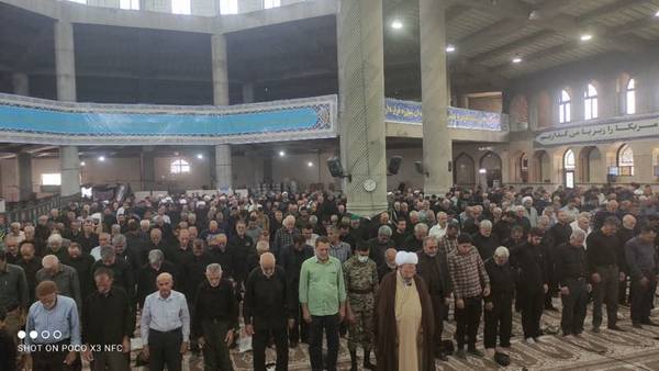 امام جمعه موقت مرودشت گفت : قرآن شرف وعزت مسلمانان می باشد/نادیده گرفتن زحمات رهبر انقلاب وخدمتگزاران صدیق،عقوبت الهی را در پی دارد