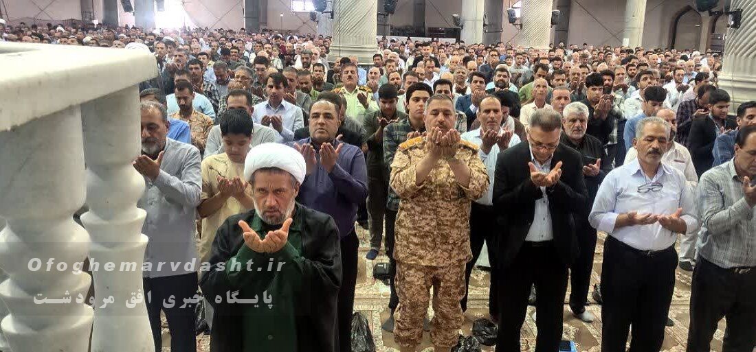 امام جمعه مرودشت گفت :امروز نیرو های مسلح ما محور تصمیم گیری ها در دنیا قرار گرفته است / احتکار برخی از اقلام مورد نیاز مردم در شرایط فعلی توسط عده ای سود جو، گناه بزرگ ونابخشودنی است