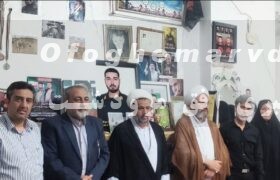 امام جمعه مرودشت به مناسبت هفته دفاع مقدس با خانواده شهید مصطفی پور دیدار و گفتگو کرد