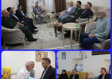 دیدار فرماندار فرمانداری ویژه شهرستان مرودشت با خانواده های معظم شهدا