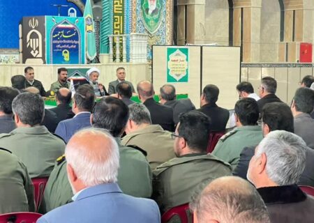 به مناسبت آغاز دهه فجر فرماندار واعضای شورای اداری  شهرستان مرودشت  با امام جمعه این شهرستان دیدار کردند