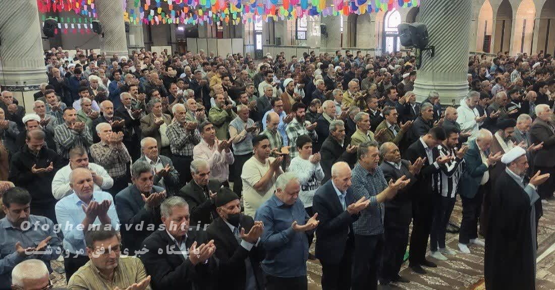 امام جمعه گفت :دانشجو بیدار وپای انقلاب ونظام خود ایستاده است / طلاق یک معضل بزرگ اجتماعی است که بنیان خانواده را از بین می برد