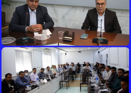 فرماندار مرودشت در دیدار با بخشدار و دهیاران بخش مرکزی : دهیاران نمایندگان مردم اند و مدیران ادارات باید نهایت همکاری را با آنان داشته باشند