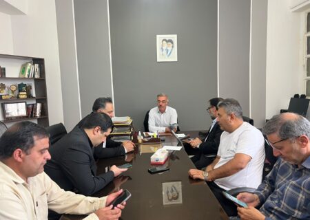 نشست هم‌اندیشی رئیس اداره فرهنگ و ارشاد اسلامی مرودشت با اصحاب رسانه و مطبوعات برگزار شد