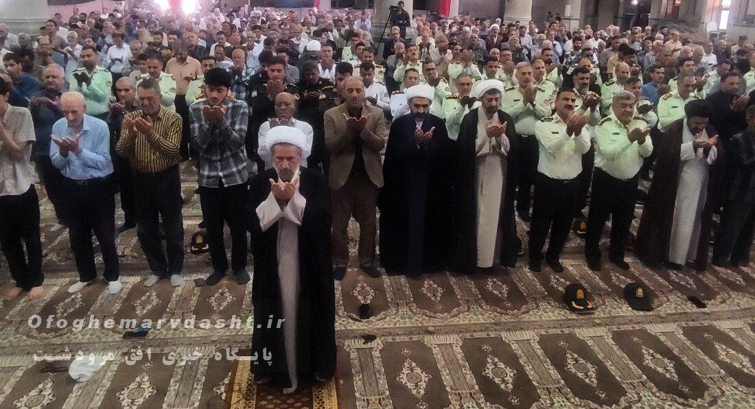 امام جمعه مرودشت گفت: کاهش دانش آموزان زنگ خطر است / روشندلان نمادی از تلاش،استقلال و توانمندی در جامعه هستند