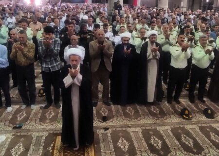 امام جمعه مرودشت گفت: کاهش دانش آموزان زنگ خطر است / روشندلان نمادی از تلاش،استقلال و توانمندی در جامعه هستند