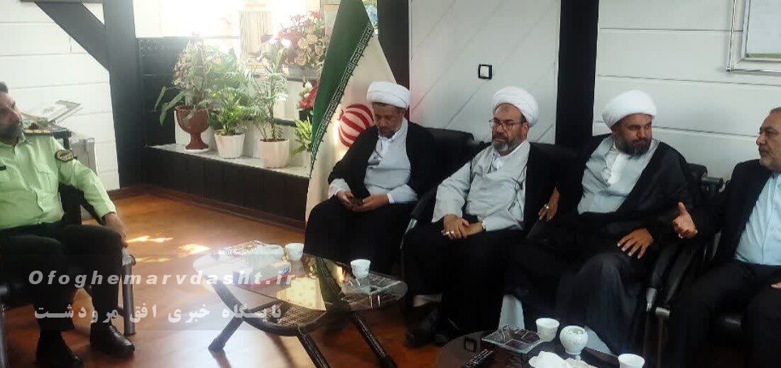 دیدار ائمه جمعه شهرستان های مرودشت با فرماندهی انتظامی شهرستان