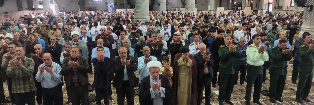 امام جمعه مرودشت گفت :هویت هر جامعه ای در فرهنگ عمومی آن عجین شده است / بیمه سلامت سپری محکم برای رفع مشکلات نیازمندان در مسیر درمان می باشد