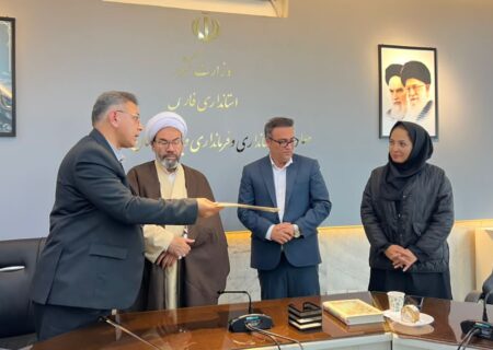 پس از کش و قوس های فراوان،همایون به عنوان سرپرست اداره فرهنگ و ارشاد اسلامی مرودشت معرفی شد/ درب اداره فرهنگ و ارشاد مرودشت به روی همه هنرمندان باز می باشد