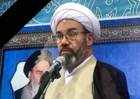 پیکر مطهر امام جمعه موقت مرودشت در بین خیل جمعیت مردم مرودشت وارسنجان به خاک سپرده شد