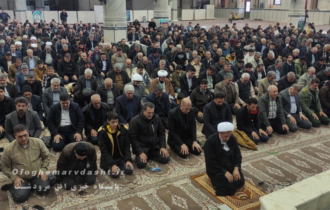 امام جمعه مرودشت گفت:بازاریان و اصناف مراقب باشند تا در پازل دشمن قرار نگیرند/آتش زدن قرآن ،مساجد،بانک ها و شهادت مأموران امنیت ،شیوه اعتراض به گرانی نیست 