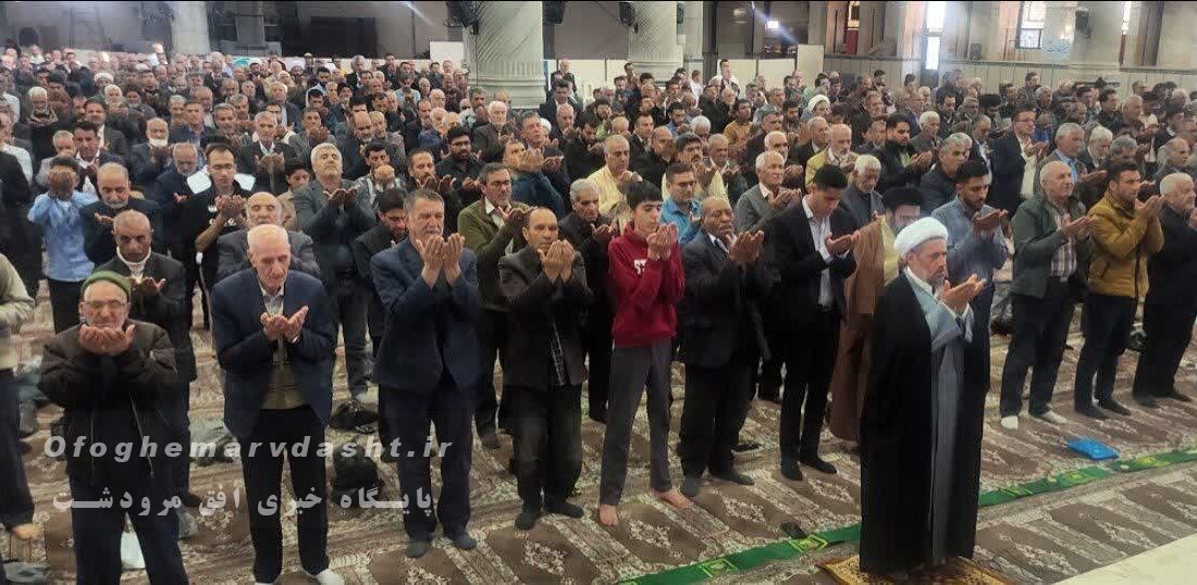 امام جمعه مرودشت گفت :ملت ایران اسلامی حماسه تاریخی بی نظیری در ۲۲ بهمن امسال رقم زدند/ مردم فضای مساجد را برای ورد به ماه رمضان آماده سازند