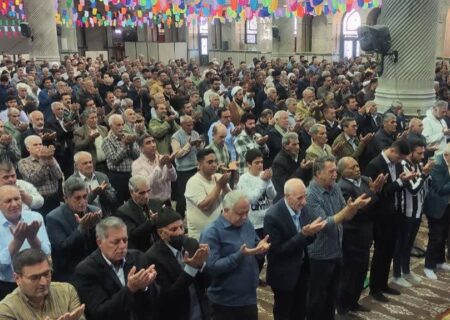 امام جمعه گفت :دانشجو بیدار وپای انقلاب ونظام خود ایستاده است / طلاق یک معضل بزرگ اجتماعی است که بنیان خانواده را از بین می برد