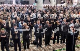 امام جمعه مرودشت گفت :خط قرمز ایران در مذاکرات صنایع موشکی ودفاعی است /مسئولان تدبیری برای مشکلات عمرانی مناطق حاشیه ای شهر داشته باشند