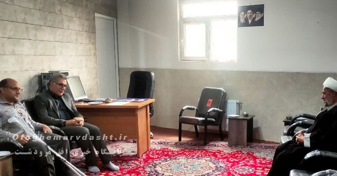 امام جمعه مرودشت خواستار استفاده بهینه از ظرفیت های شهرستان گردید/ شورای اداری در مراکز بخش ها تشکیل خواهد شد