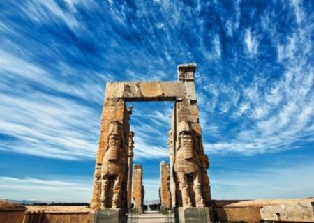 شناسایی ظرفیت‌های مغفول، تقویت زیرساخت‌ها، حمایت از سرمایه‌گذاران توانمند و توسعه خدمات گردشگری در اولویت میراث فرهنگی مرودشت قرار دارد 
